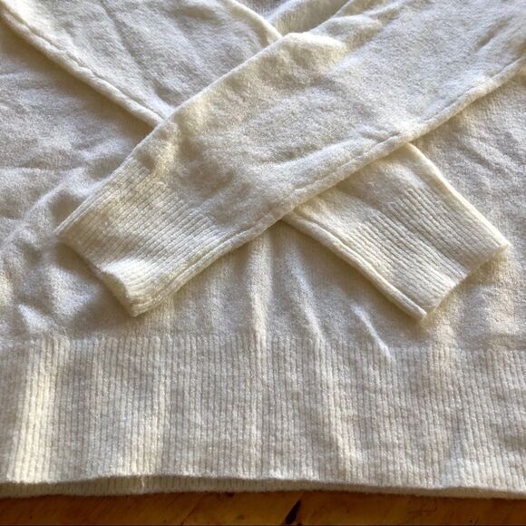 BP. Cozy Sweater Size Medium - Picture 7 of 12